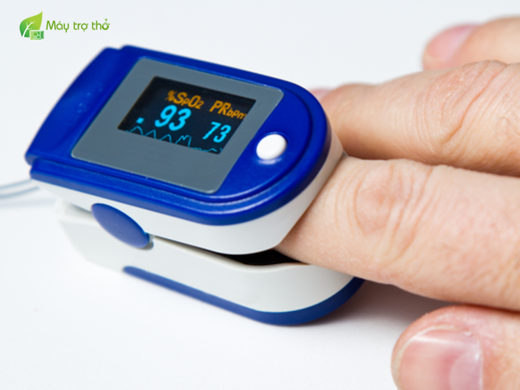 Bạn nên mua máy đo nồng độ oxy trong máu nếu bạn hoặc bất kỳ ai trong gia đình mắc vấn đề về hô hấp