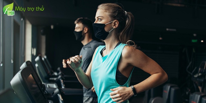 Đeo khẩu trang khi tập thể dục chỉ an toàn khi cơ thể bạn dần dần thích nghi với luồng không khí giảm
